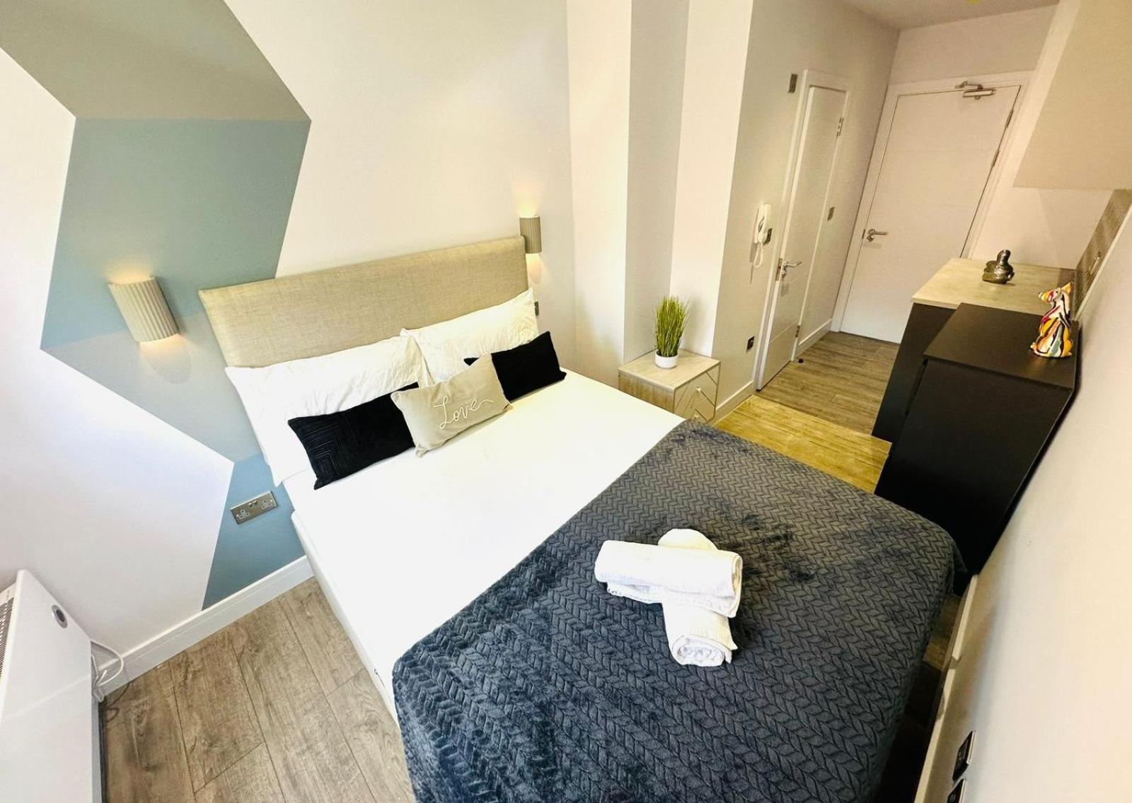 Sw18 Great Location Perfect For Tourist Gasthof *